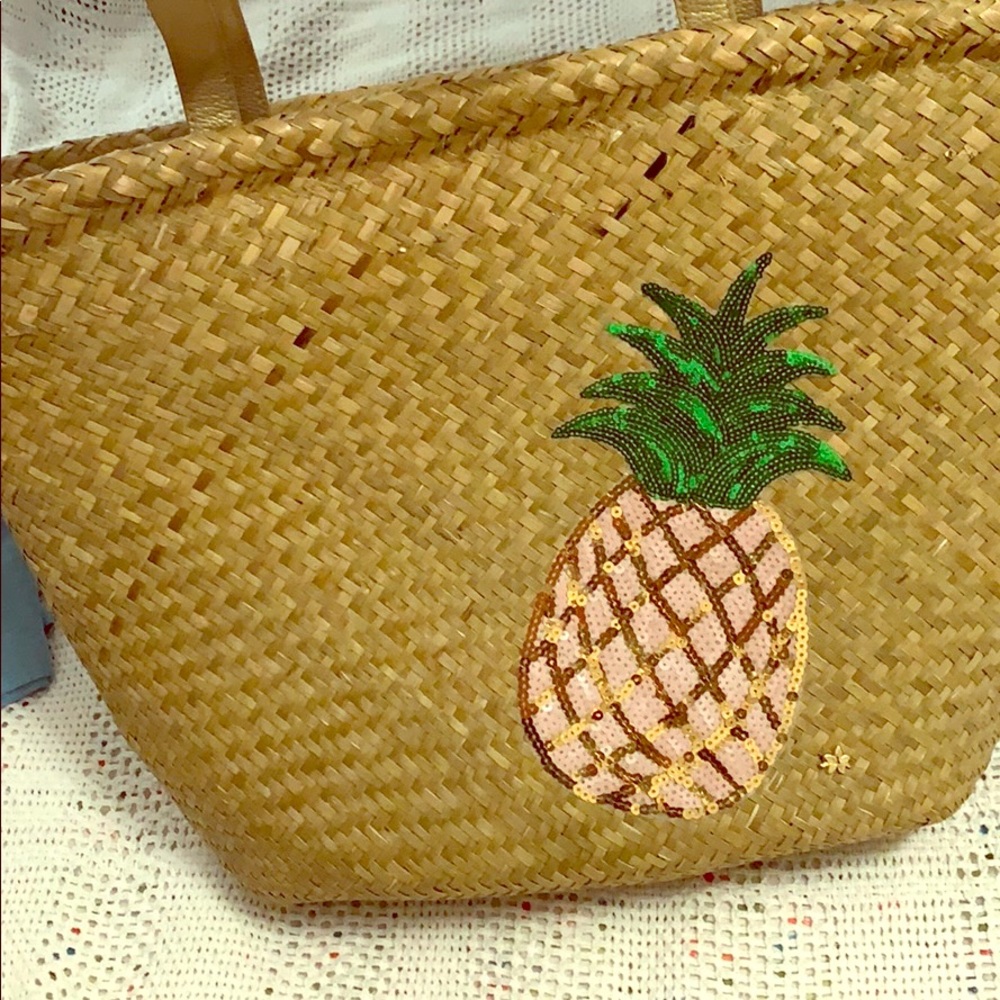 Multi-use bag for ladies with style and elegance